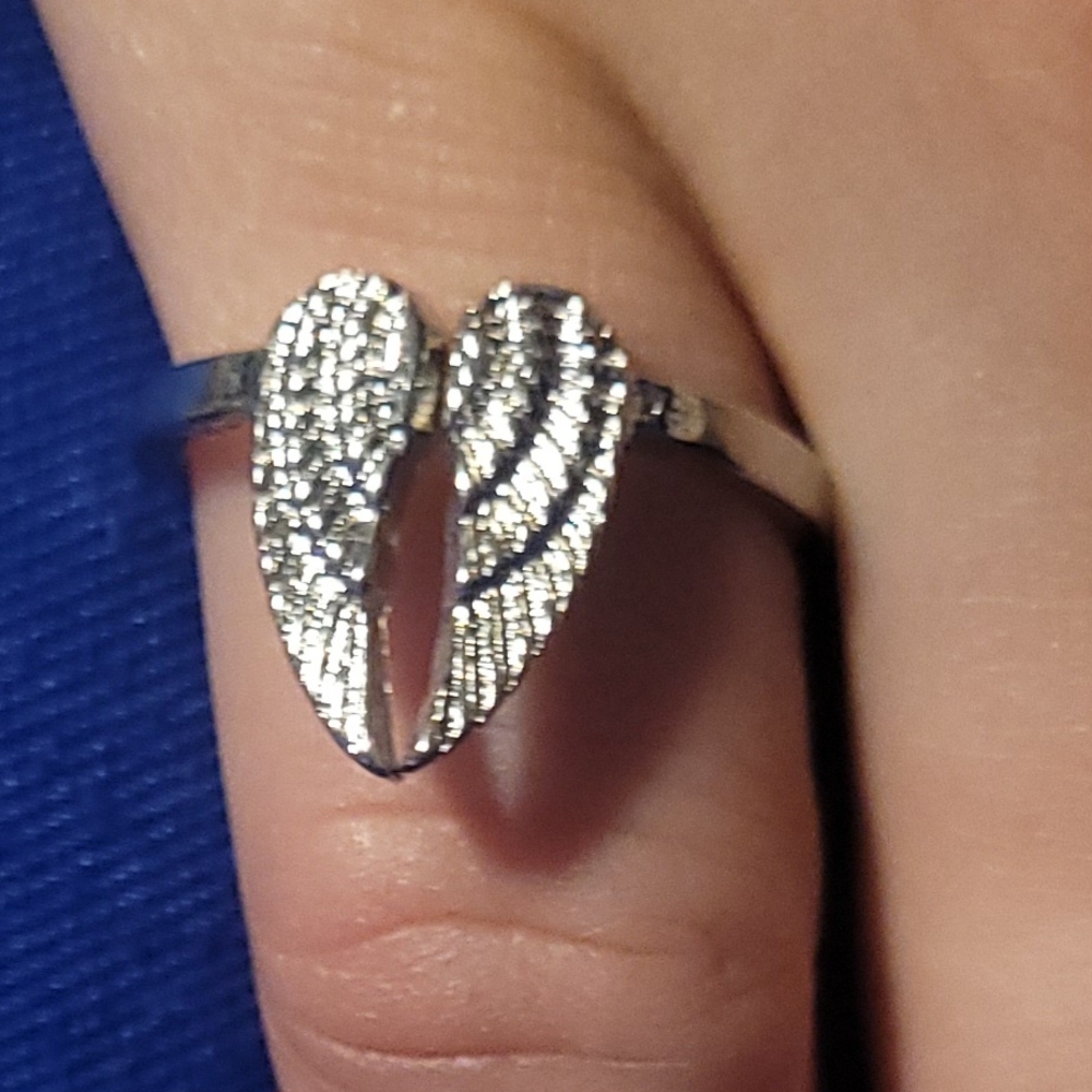 Elegant Silver Angel Wing Ring